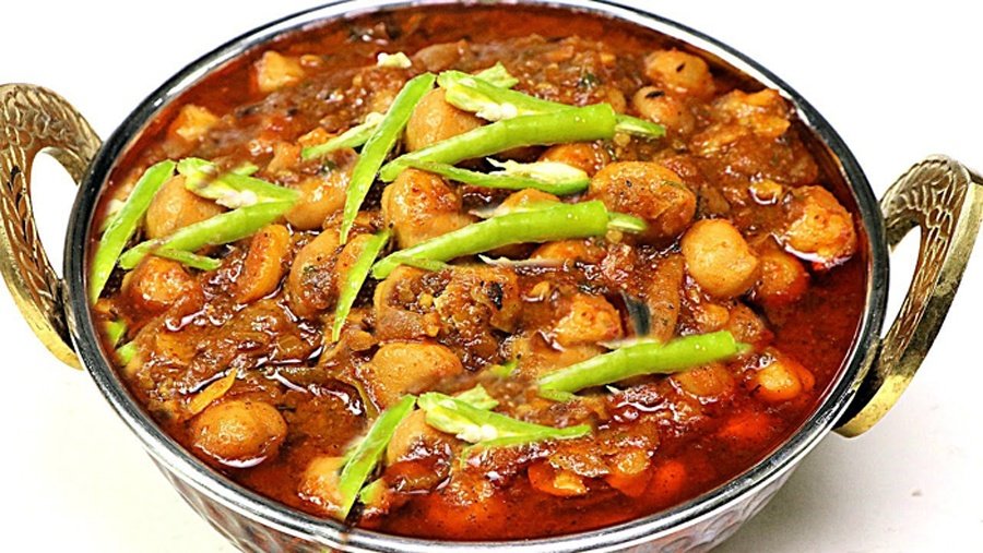 छोलों के साथ उंगलियाँ भी खा जाओगे | स्वादिष्ट Chole Recipe in Hindi